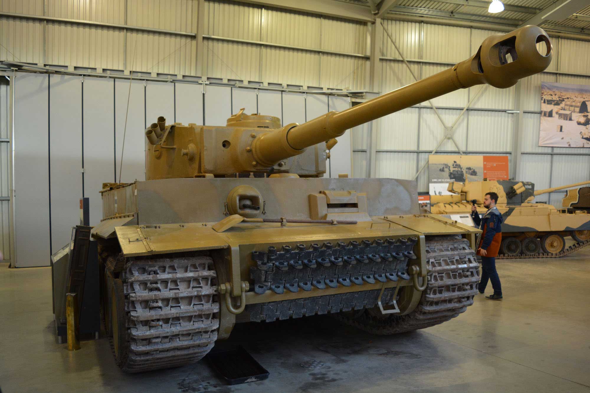 Deutsche Panzer in England im Tank Museum Bovington Im englischen Tank Museum Bovington werden sogar einige deutsche Panzer ausgestellt. Zuschauermagnet ist ein Tiger 131. Wie die deutschen Panzer dort hingekommen sind und welche Modelle es noch zu sehen gibt, erfahren Sie hier.