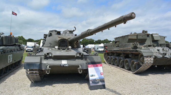 Panzer Ausstellung im Panzermuseum Schweizer Panzer 61
