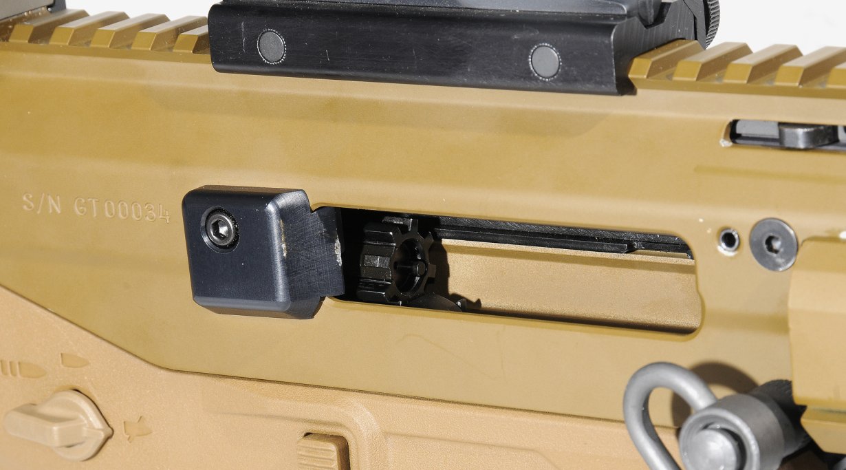 Remington ACR Auswurffenster