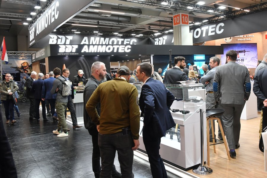 Die Enforce Tac wartet vom 26. bis 28.2.2024 in Nürnberg mit bewährten Highlights und einer großen Premiere auf Messestand von BTD auf der Enforce Tac 2023.