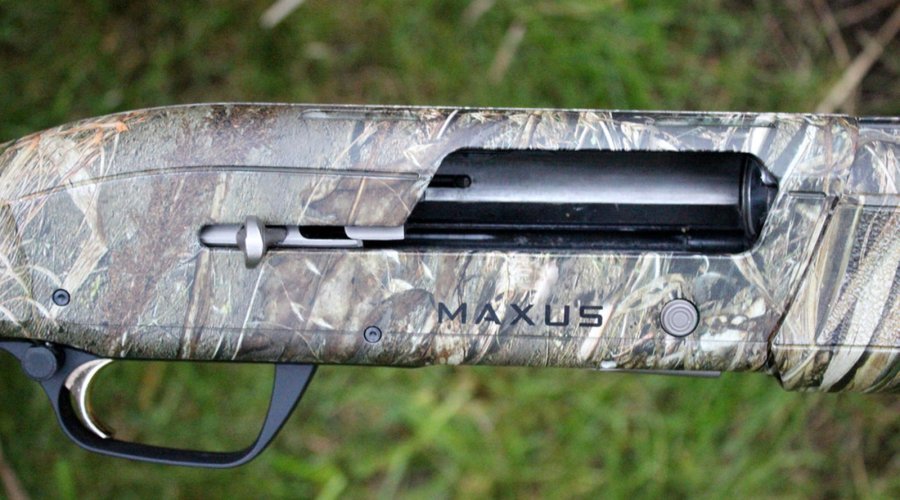 Browning Maxus Selbstladeflinte Auswurf.