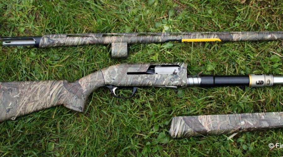 Die verschiedenen Teile der Browning Maxus Selbstladeflinte