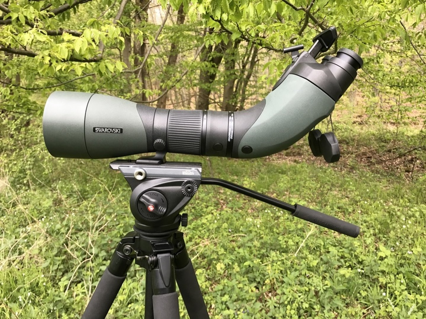 Swarovski BTX 30x85: neues Spektiv mit zwei Okularen im User-Test Binokulares Teleskopsystem Swarovski BTX 30x85 für die Jagd und Naturbeobachtung