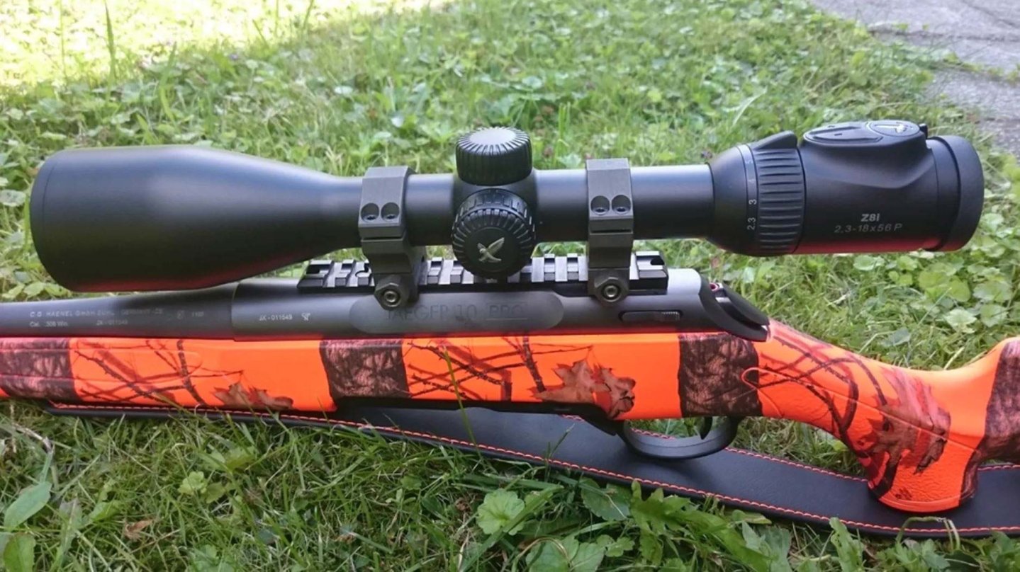 Zielfernrohr Swarovski Z8i 2,3-18x56 P auf Haenel Jaeger 10 Repetierbüchse montiert.