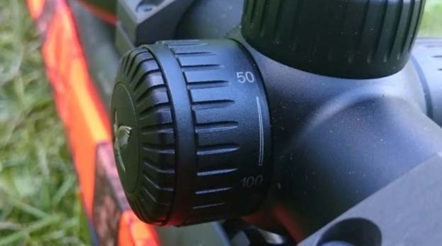 Blick auf die Verstelltürme des Zielfernrohrs Swarovski Z8i 2,3-18x56 P.