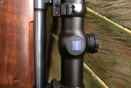 ZEISS Duralyt Zielfernrohr im User-Test ZEISS Duralyt mit Montage auf Gewehr