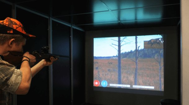 JAGD & HUND 2018: auf der Jagdmesse mit Tom von Jäger TV Jäger schiesst im Schießkino von Aimpoint auf Jagd & Hund 2018