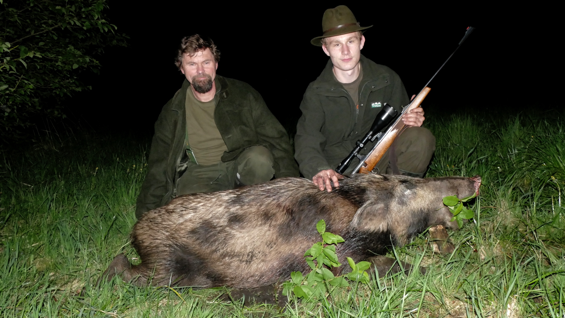 jagd-news: Pirschfreund Tom von Jäger TV: Wildschweinjagd im Mai