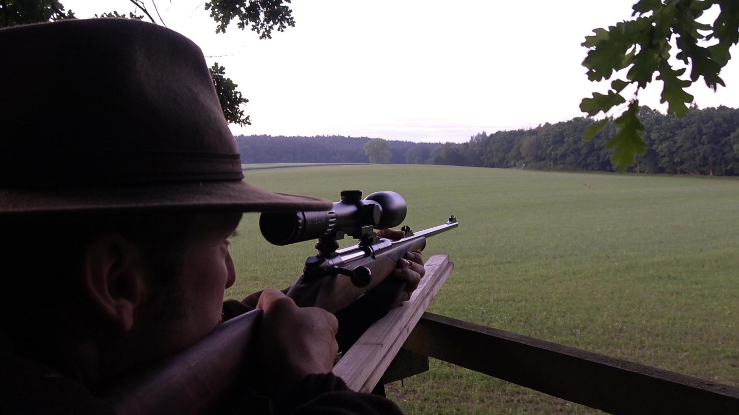 Jäger mit Heym SR 30 Büchse