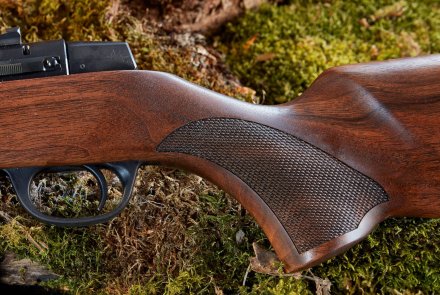 Alles dran? Die günstige Brenner BR 20 Repetierbüchse für die Jagd im Test Brenner BR 20 Repetierbuechse fuer die Jagd Fischhaut am Pistolengriff Detail