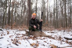 Praxis-Check: Das leistet die Repetierbüchse Lupo von Benelli im harten, mehrmonatigen Einsatz im Revier. Mathias Haack konnte bei einer Drückjagd mit der Benelli Lupo ein weibliches Stück Rehwild erlegen.