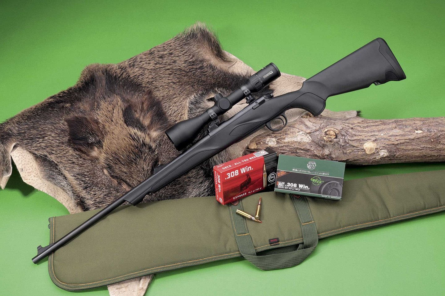 Test: Franchi Horizon in .308 Winchester Franchi Horizon auf Baumstamm und Wildscheinfell