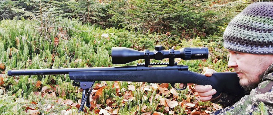 Howa M 1500 Heavy Barrel von WAIMEX im Test: Was kann die jagdliche Repetierbüchse für unter 1.000,- Euro? Howa M 1500 mit Steiner Zielfernrohr und EAW-Schiene montiert.