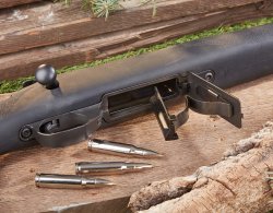 Howa M 1500 Heavy Barrel von WAIMEX im Test: Was kann die jagdliche Repetierbüchse für unter 1.000,- Euro? Howa M 1500 Heavy Barrel mit offenem Magazin.