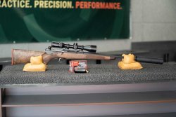 Sako 90 Grizzly Repetierbüchse im Kaliber .308 Winchester mit Steiner Ranger 8 Zielfernrohr und Svemko Schalldämpfer – Jagdwaffe für Präzision und Vielseitigkeit