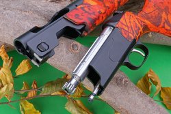 Test: Krieghoff Semprio Drückjagd in .30-06 Springfield Krieghoff Semprio in zwei Teile zerlegt. Im Hintergrund Gehölz.