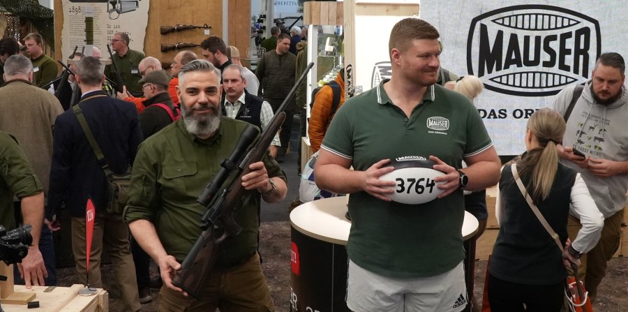 Weltpremiere: Mauser 25 mit drei Modellen – schneller Geradezugrepetierer für die Jagd Präsentation des neuen Geradezugrepetieres Mauser 25.