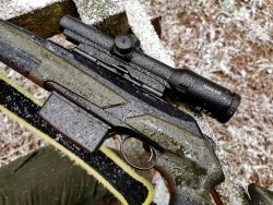 Praxiserfahrungen und Video: Geradezugrepetierer Merkel Helix Speedster und dessen "Tuning" mit Fluna Tec Merkel Helix Speedster mit KAHLES Helia 1-5x24i nass im Schnee