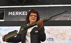 Merkel Helix Speedster Repetierbüchse für die Jagd Helix Speedster auf der IWA