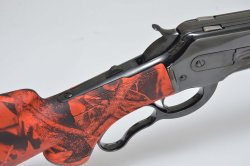 Griff des Unterhebelrepetierers Griffstück des Gewehrs
