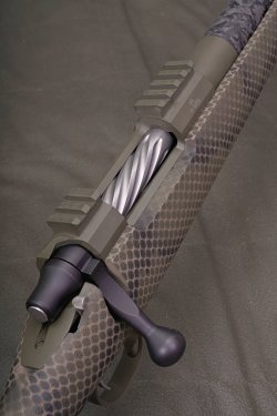 Test: Proof Research Summit in 6,5 Creedmoor − was kann der leichte Jagdrepetierer mit Karbonmantellauf? Systemhülse der Proof Research Summit