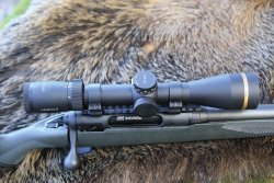 Savage 110 Hog Hunter 2.0, Zylinderverschluss-Repetierer in .308 Winchester Savage 110, Hog Hunter mit einem Leupold VX-5HD Zielfernrohr.