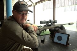 Steyr Arms MS Wild in der Praxis: Eine Waffe, zwei Fragen – oder warum jeder anders durch ein Zielfernrohr blickt Waffenhändler Gert Mürmann aus Wittenberg