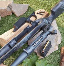 Das leistet die für eine Repetierbüchse mit Carbonschaft extrem günstige Bergara B142 Crest im Test Die Systembettung der Bergara B142 Crest.