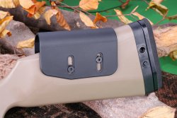 Test: VOERE S16 in .223 Remington Schaftbacke der VOERE S16