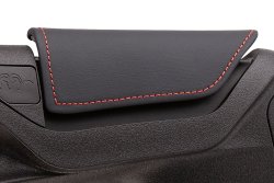 Blaser R8 Ultimate Monza: Verstellbarer Schaftrücken, Leder in Schwarz mit Kontrastnaht in Rot