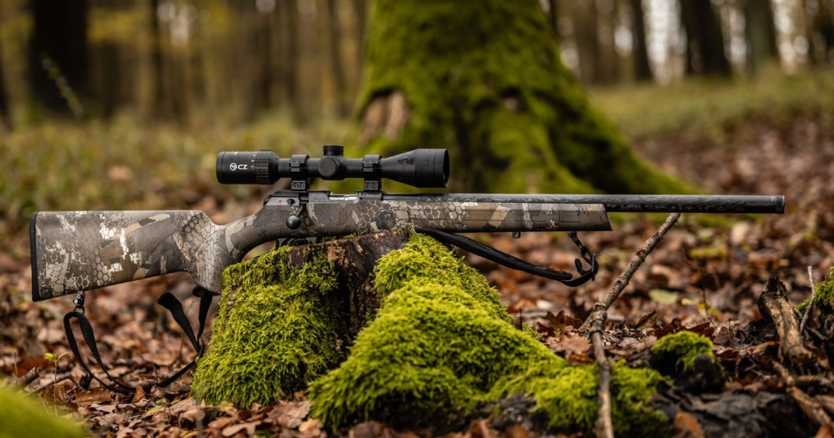 Prezentace s videem: Malokapacitní puška CZ 457 Carbon je první opakovací puška s hlavní krytou uhlíkovými vlákny od CZ