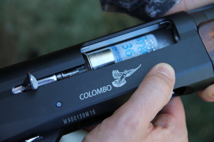 Test: halbautomatische Flinte Benelli Colombo für die Jagd Mattes Gehäuse der halbautomatischen Flinte Benelli Colombo