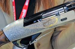 BENELLI Raffaello Deluxe mit Power Bore-Lauf: Selbstladeflinte für Jäger Gravur der Benelli Raffaello