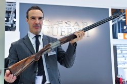 Bockflinte Caesar Guerini Ellipse Curve Gold im Kaliber 20 Vorstellung der Bockflinte Caesar Guerini Ellipse Curve Gold auf der IWA 2016