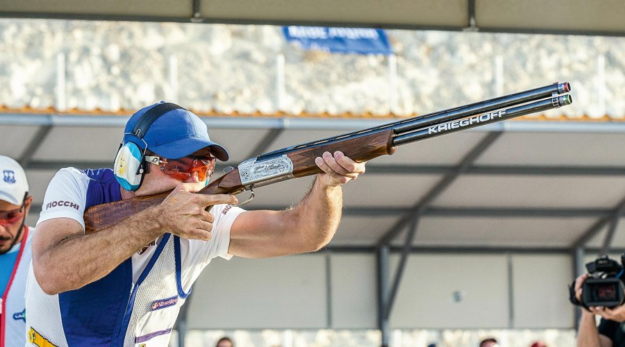 Federico Gil aus Argentinien. Teilnehmer der Sommerolympiade 2016 in Rio.  Er startet in der Disziplin Skeet und führt natürlich eine K80.