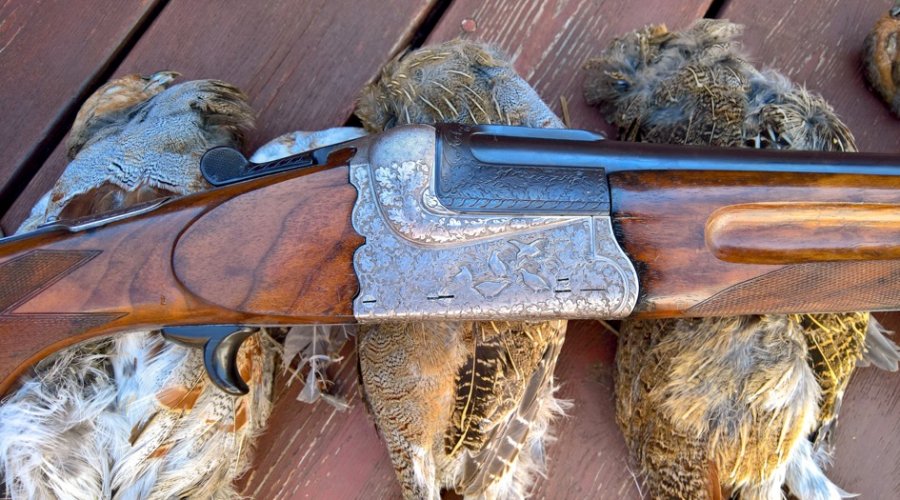 Bockdoppelflinte restauriertes Knopfabzugsgewehr von E.R. Martin mit erlegten Rebhühnern für einmalige Jagderlebnisse