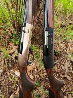 Praxistest mit Video: Das Benelli Advanced Impact System in der Selbstladeflinte Raffaello und der Bockflinte 828 S  Die Selbstladeflinte Benelli Rafaello AI im Kaliber 20 ist in den Versionen Black und Silver erhältlich.
