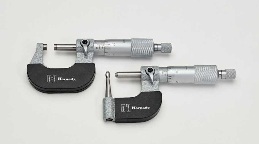 Die neue Hornady Mikrometerlehre für Geschosse bis zu 1" (oben) und die Hornady Venier Ball-Mikrometerlehre.