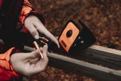 GECO Hunting Stories: Geschichten aus dem Revier und Hintergründe zur Marke Lina beim laden von GECO-Munition.