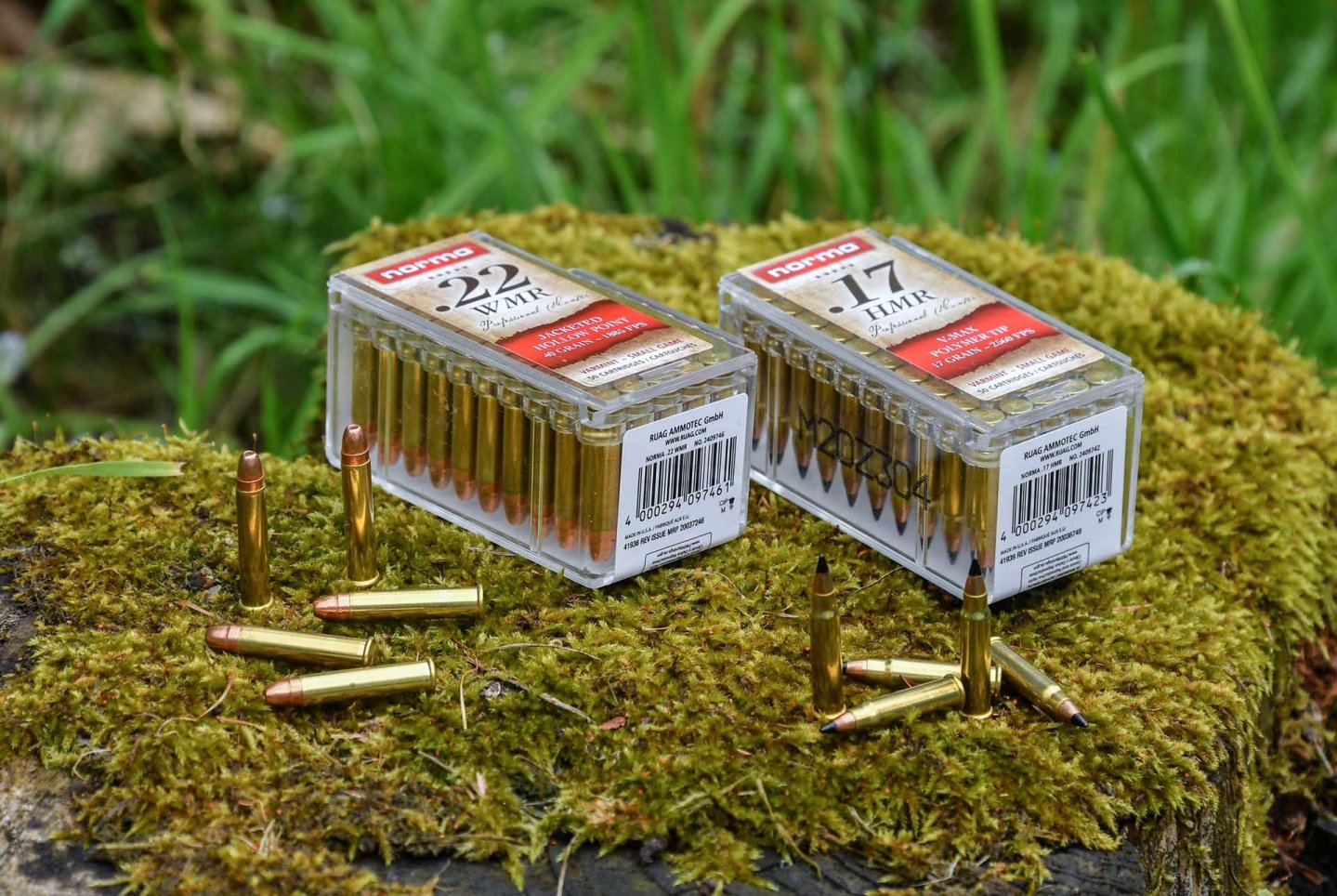 Verpackungen der NORMA Randfeuerpatronen .17 HMR V-MAX und .22 WMR JHP fuer Kleinwild und Raubzeug in der Uebersicht