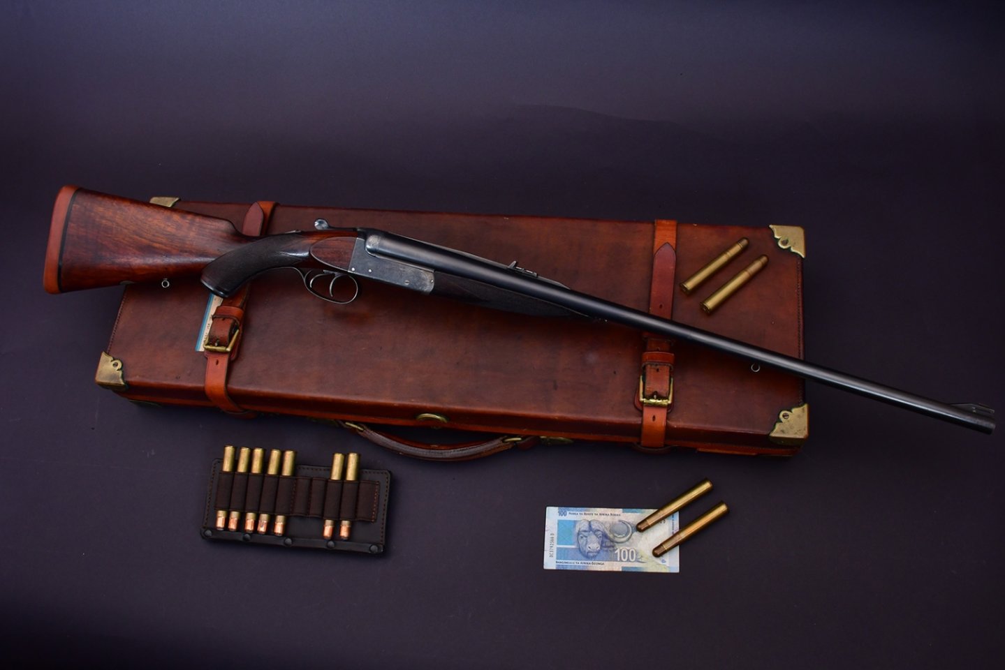 Teil 8 der Serie über Patronen für die Großwildjagd: das verbreitete, typisch britische Kaliber .470 NE Halliday-Doppelbüchse in .470 NE in der Komplettansicht.