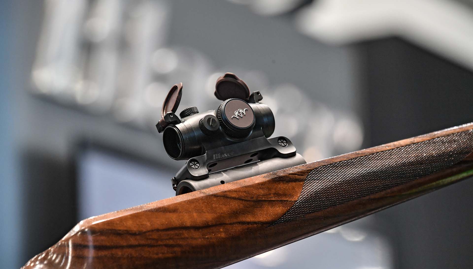 blaser: Blaser Leuchtpunktvisier RD17: Red Dot für die Drückjagd