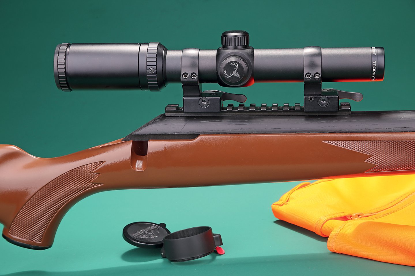 BUSHNELL Trophy XLT 1-4 x 24 im Test Bushnell Trophy XLT Zielfernrohr auf Gewehrschaft