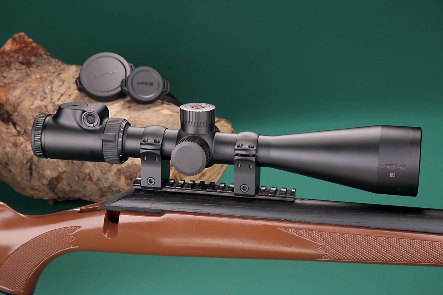 Nikon Monarch 7 IL 3-12 x 56 Zeilfernrohr auf Gewehr