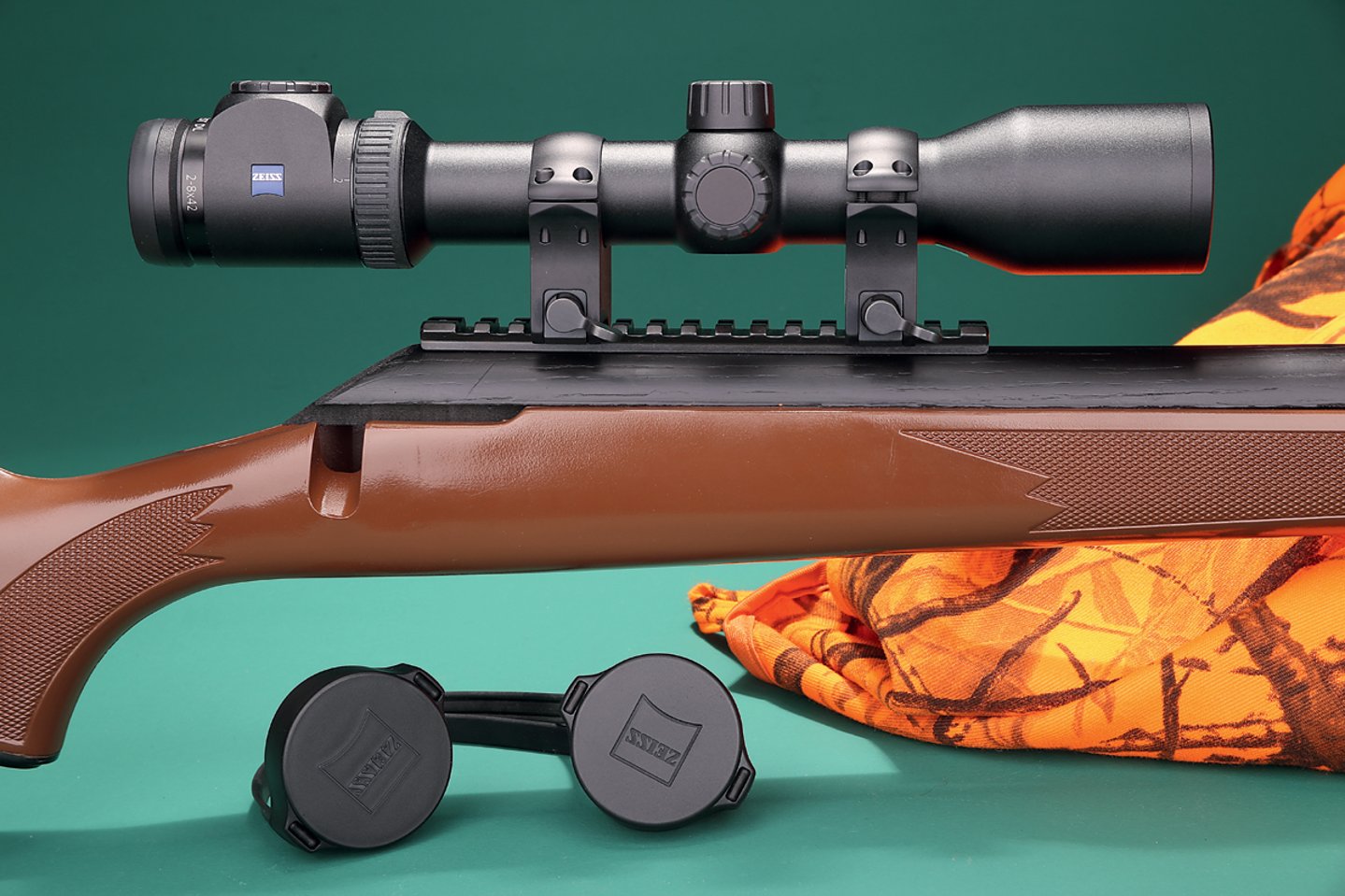 Test: ZEISS Conquest DL 2-8x42 Zielfernrohr Das Zeiss Conquest DL 2-8x42 montiert auf der Waffe