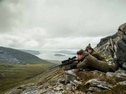 Das Zielfernrohr Swarovski Optik dS gibt's nun auch mit SR Schienenmontage Schütze mit Swarovski Optik dS 5-25x52 P im Gebirge.
