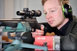 GECO Optiken im Überblick GECO Gold Drückjagd-Zielfernrohr auf Waffe montiert