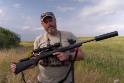 Das neue German Precision Optics SPECTRA 8x 1,6-13x44i: Ein innovatives Allround-Zielfernrohr für jede Gelegenheit Autor Keno mit dem GPO SPECTRA 8x 1,6-13x44i.