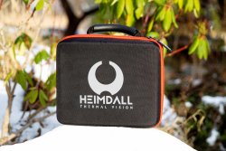 Heimdall Fokus 50 im Praxistest: Wir schießen die Wärmebildkamera als Vorsatzgerät für die Nachtjagd ein - mit Video. Heimdall Fokus 50 Waermebildkamera Vorsatzgeraet fuer die Nachtjagd transportkoffer uebersicht