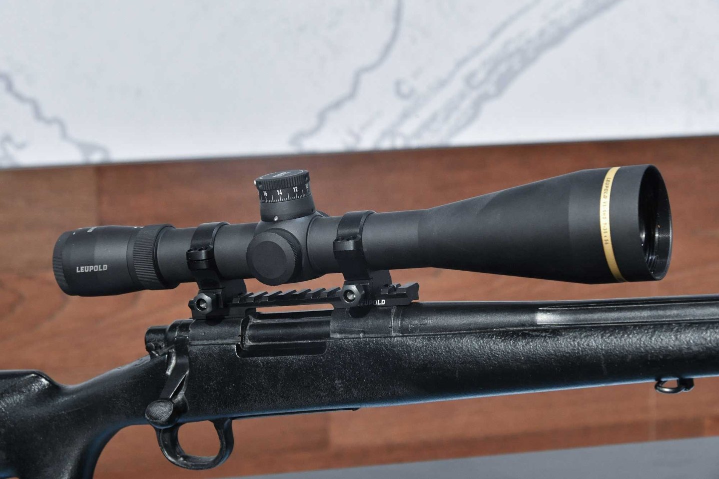 Leupold-News 2019 für Jagd & Sport von der IWA 2019 Leupold VX-5HD 4-20x52 auf Repetierer montiert.